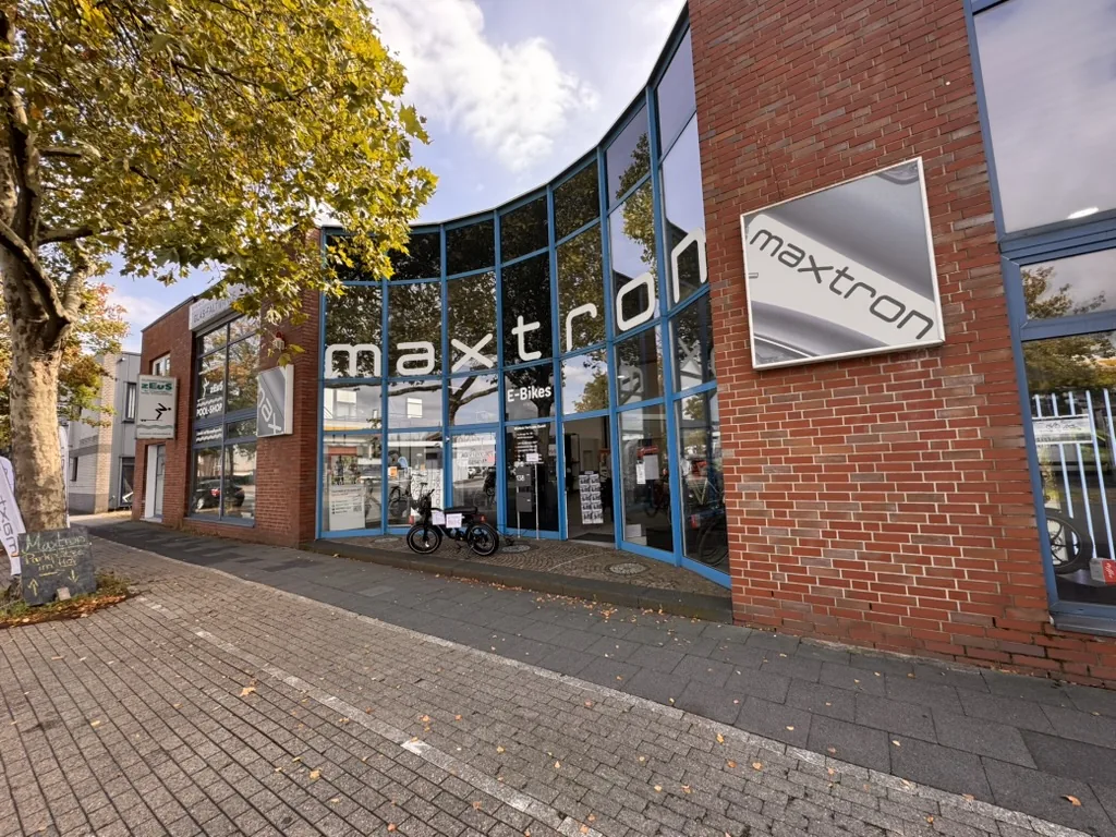Maxtron Lagerverkauf Oberhausen, Gebäude von außen