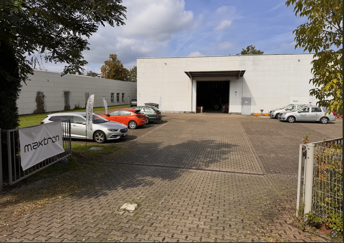 Kundenparkplatz an der Metzgerstraße hinter dem Maxtron Lagerverkauf in Oberhausen