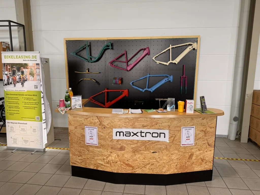 Beratungstresen im Maxtron Lagerverkauf Oberhausen